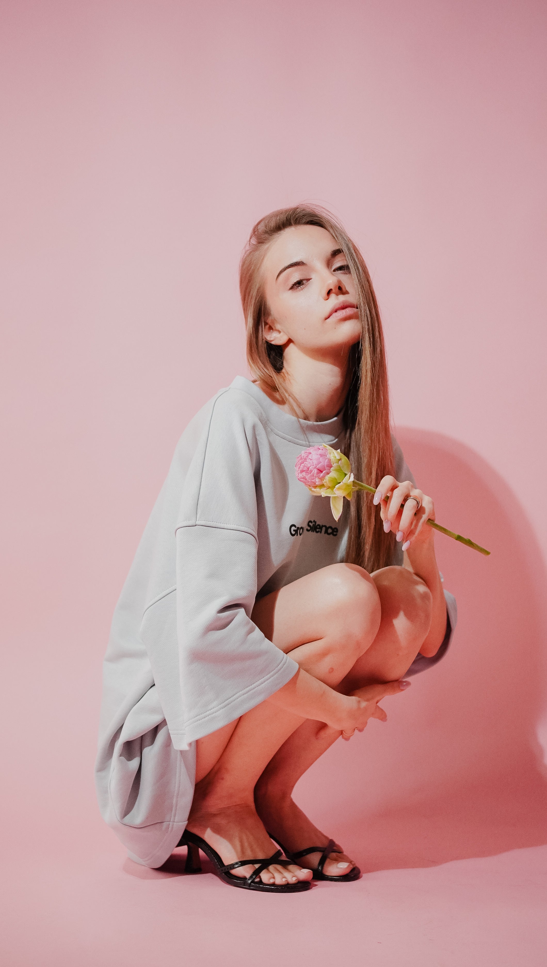 Oversized UNISEX Tee in CLOUD METALLIC (One Size)